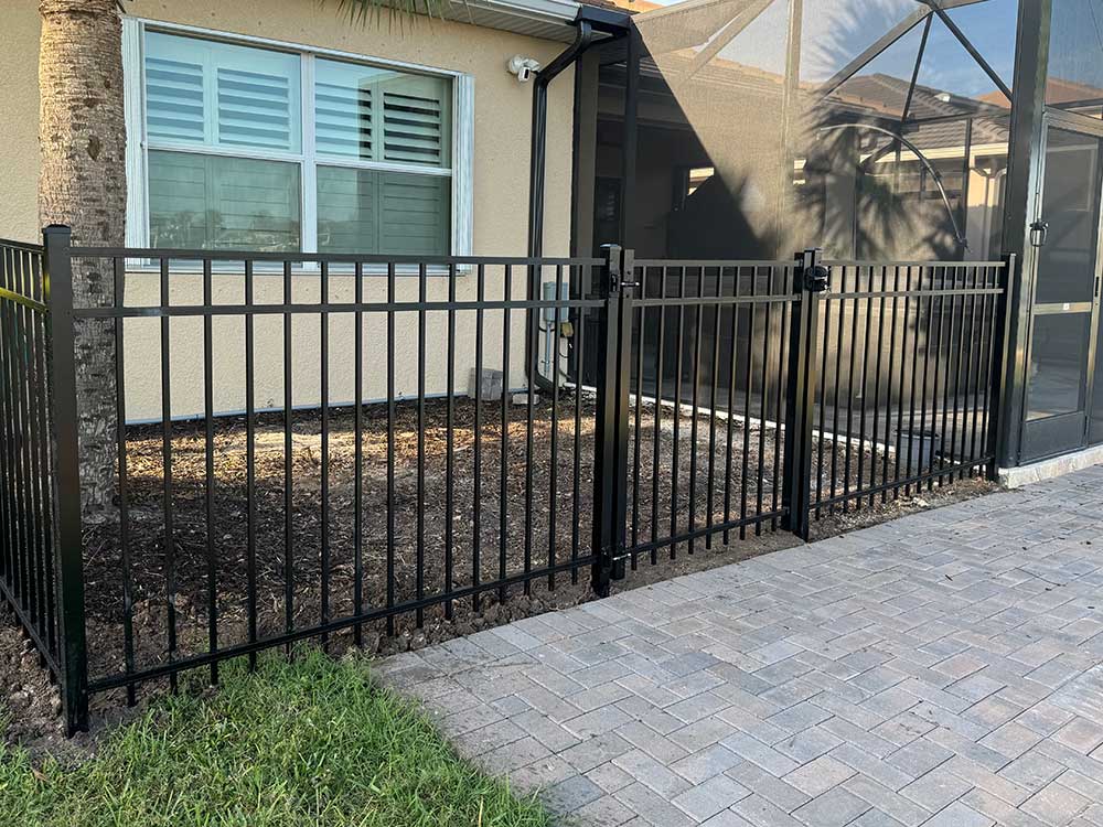 Residential aluminum fencing